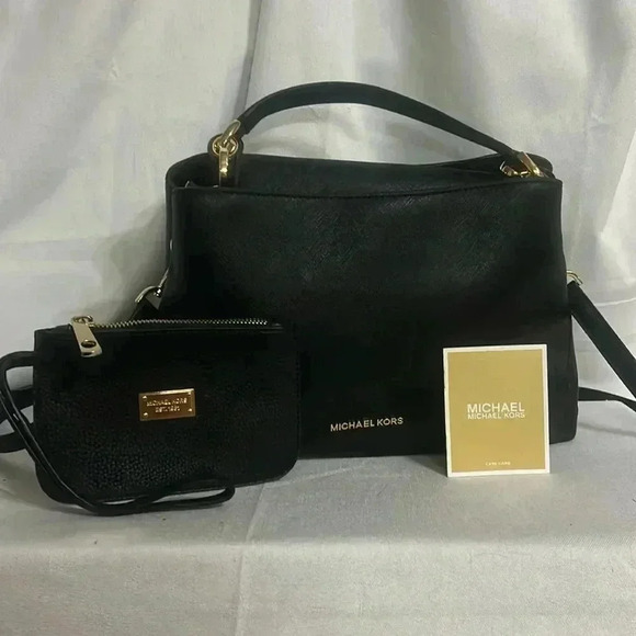Michael Kors Handbags - Michael Kors discontinued Sofia Large Saffiano Leather Satchel & wristlet auth*
